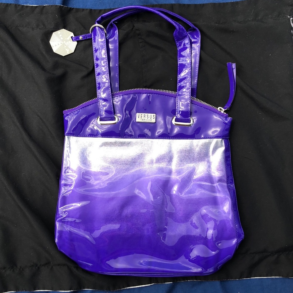 Versace versus tote